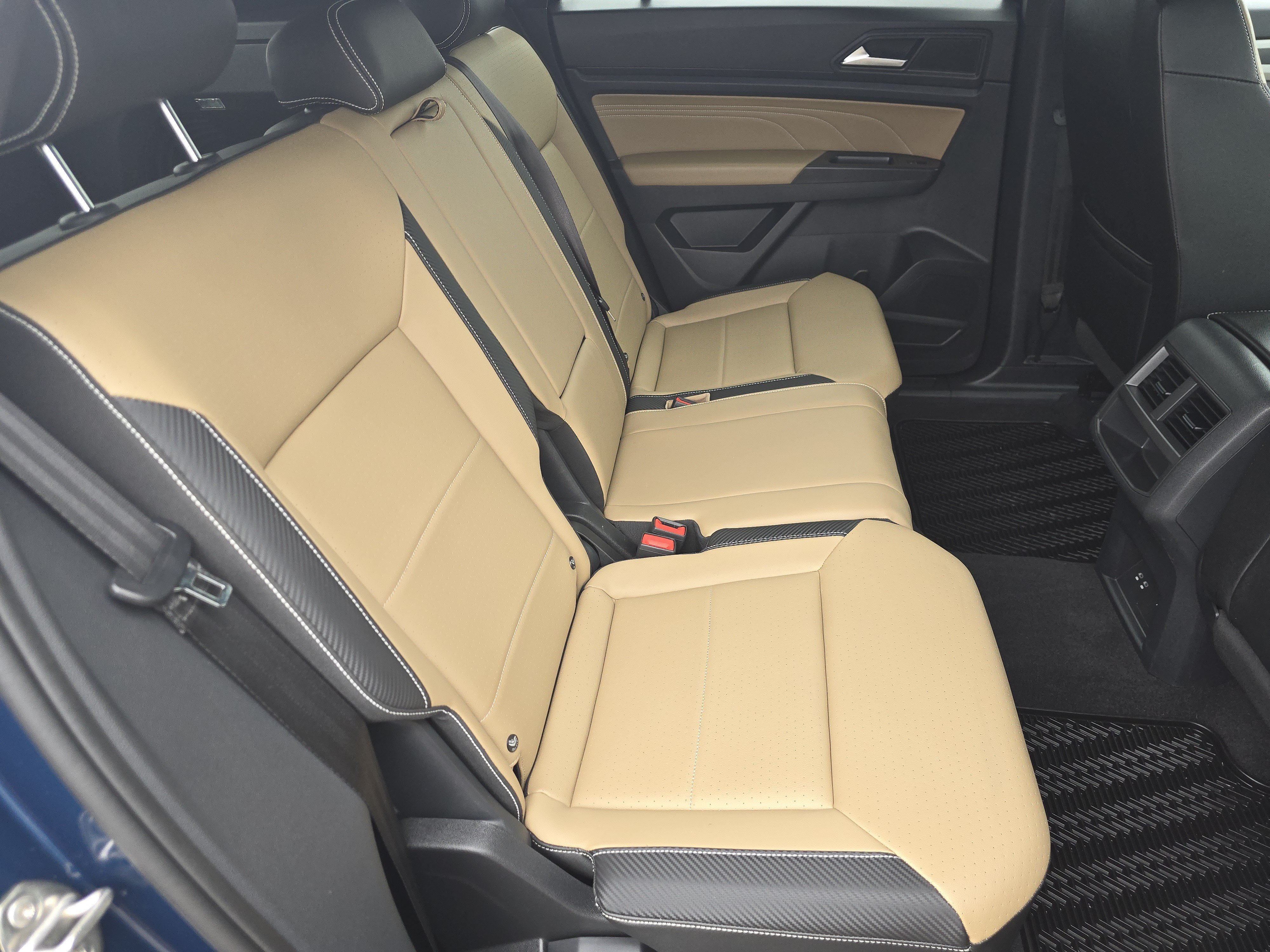 Certified 2023 Volkswagen Atlas Cross Sport SE AWD/4WD image 17