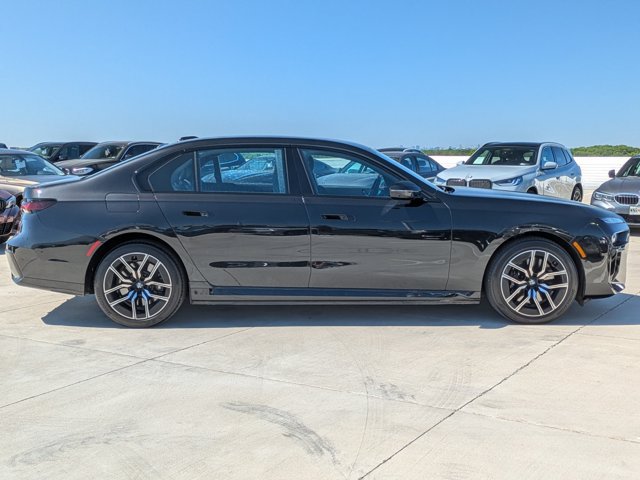 Used 2025 BMW 750e xDrive w/ Executive Package AWD/4WD image 4