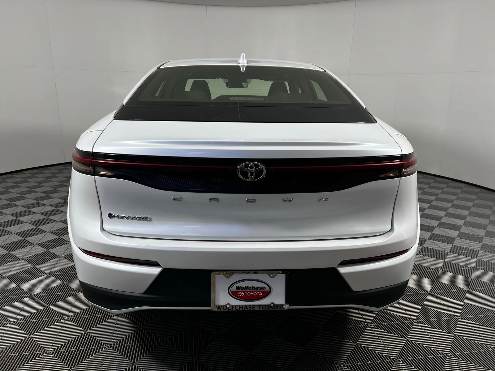 Used 2024 Toyota Crown XLE image 6