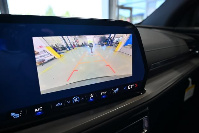 New 2026 Chevrolet Traverse LT w/ LPO, Floor Liner Package FWD image 17