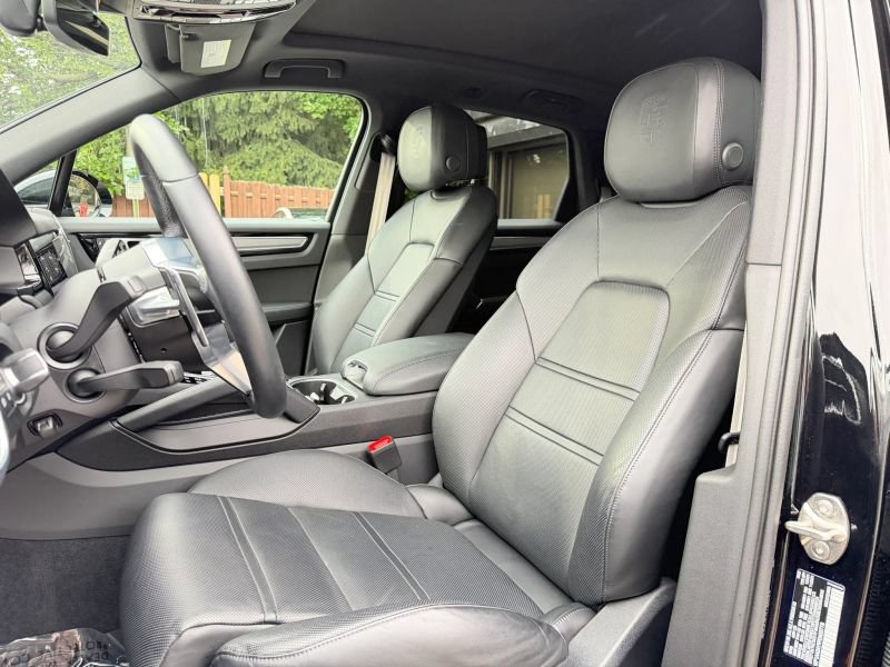 Used 2023 Porsche Cayenne Platinum Edition AWD/4WD image 13