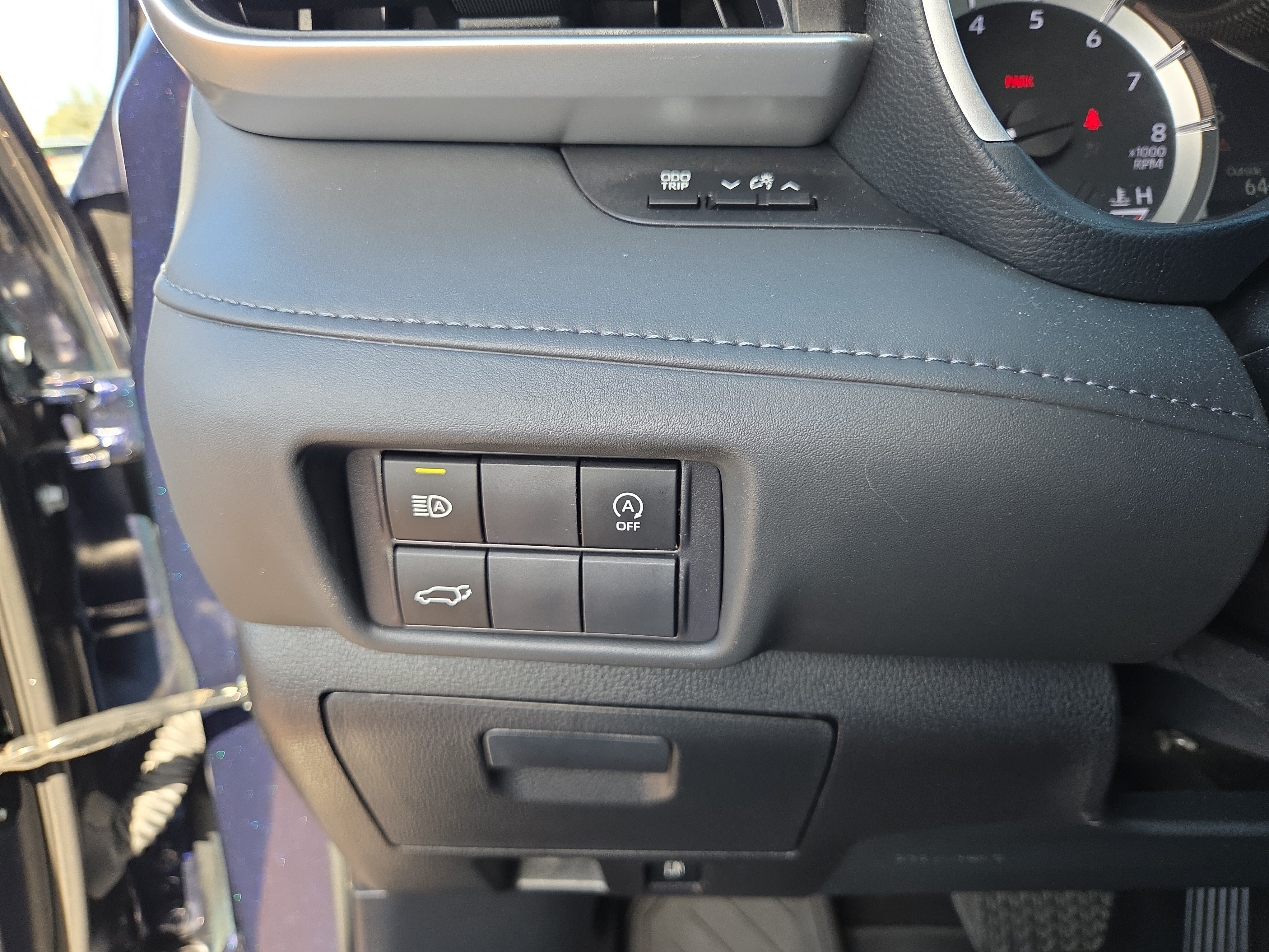 Used 2023 Toyota Highlander XLE FWD image 28