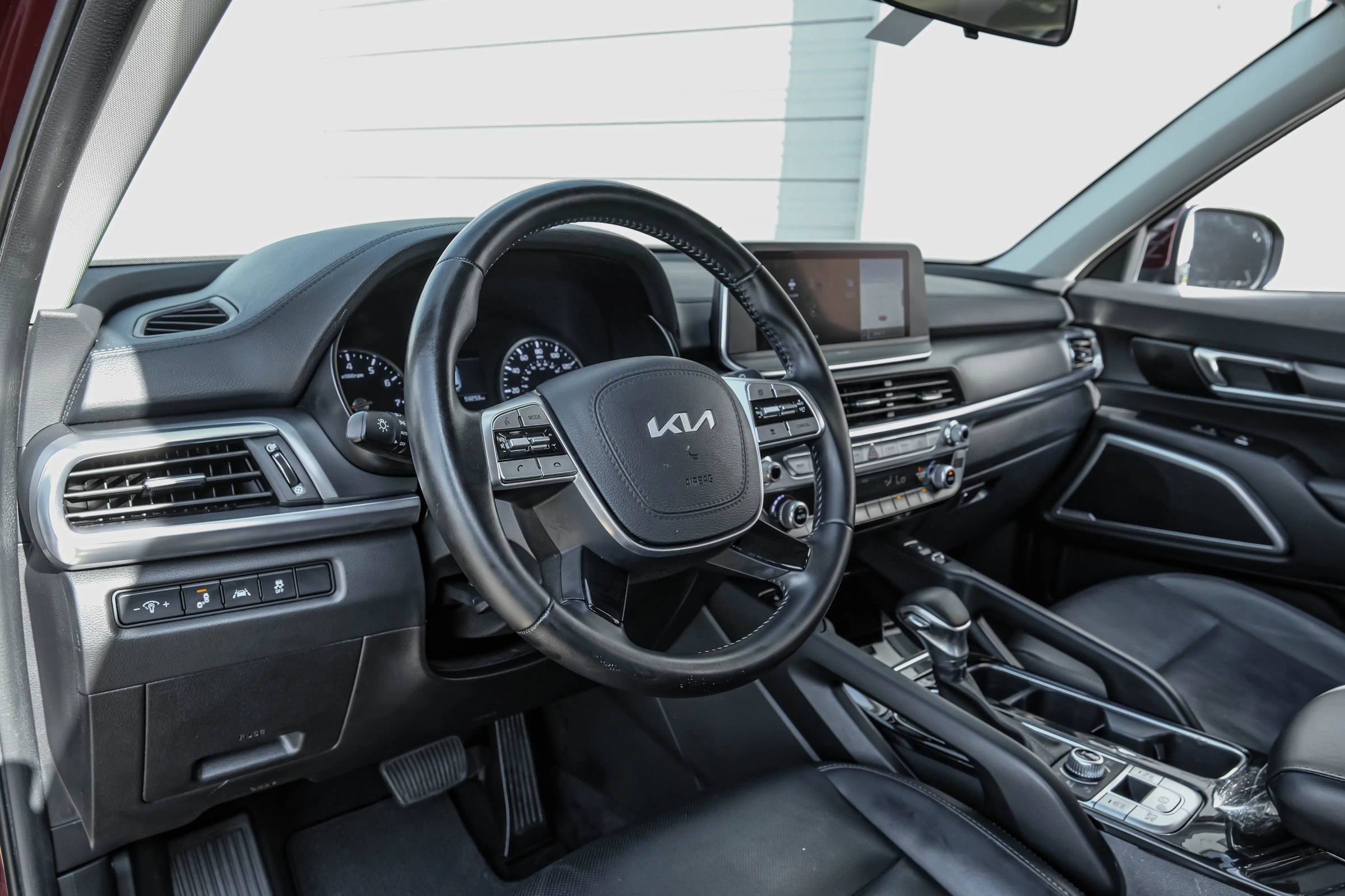 Used 2022 Kia Telluride S AWD/4WD image 3
