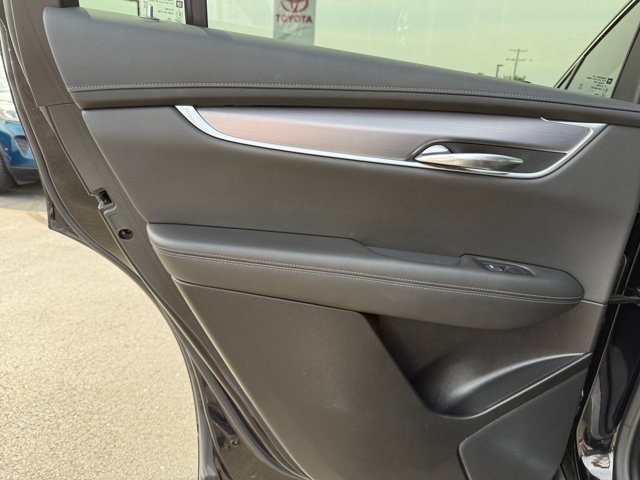 Used 2025 Cadillac XT6 Luxury FWD image 31