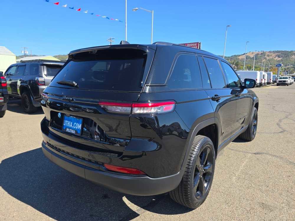 New 2025 Jeep Grand Cherokee Limited image 5
