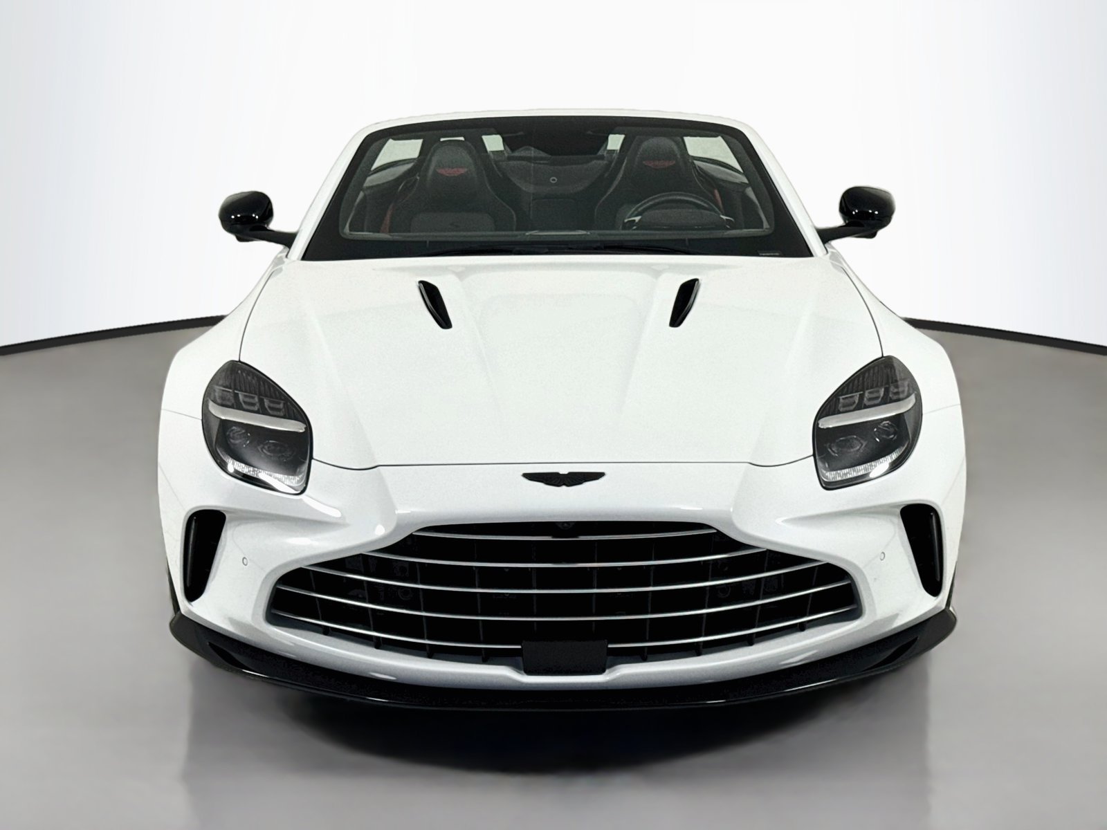 Used 2026 Aston Martin V8 Vantage S RWD image 2