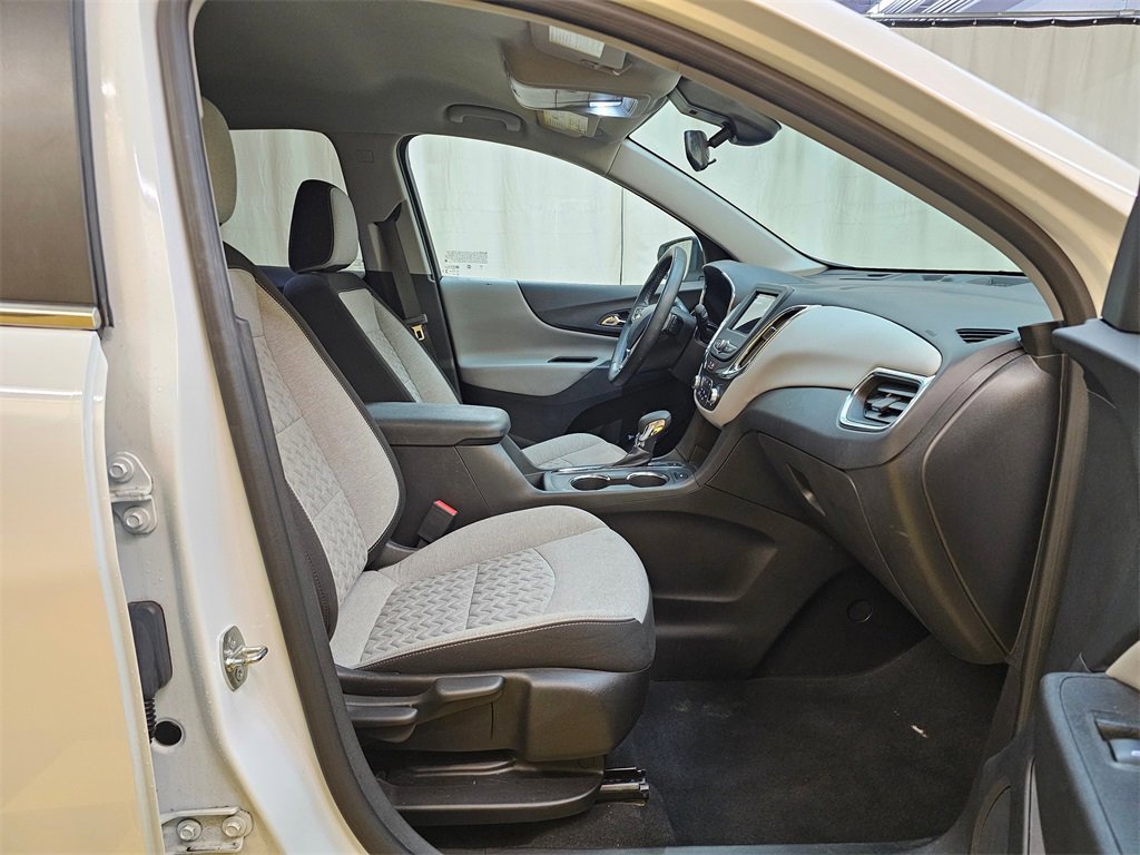 Used 2023 Chevrolet Equinox LT w/ Driver Convenience Package image 10