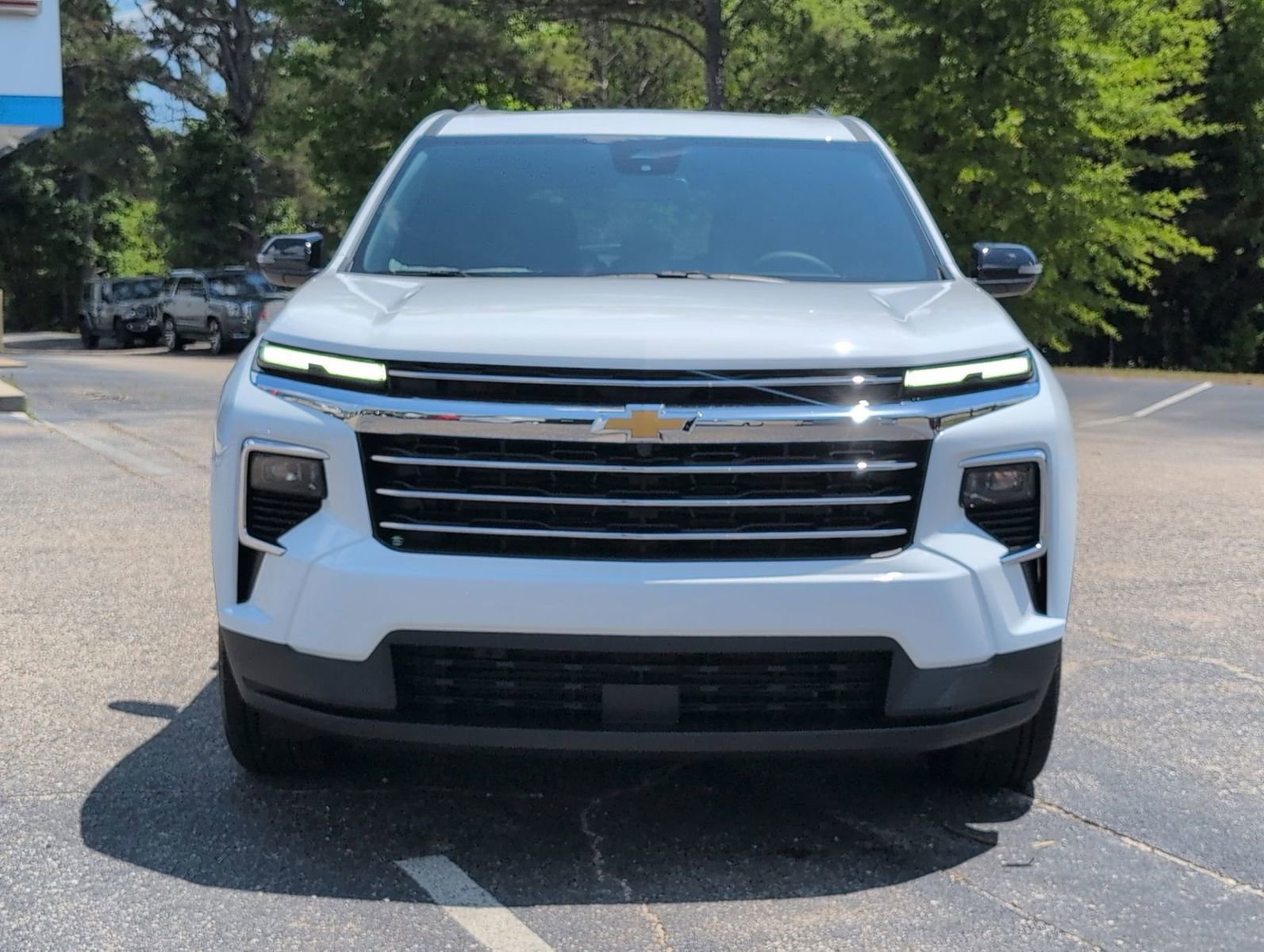 New 2026 Chevrolet Traverse LT w/ Sun and Wheel Package FWD image 9