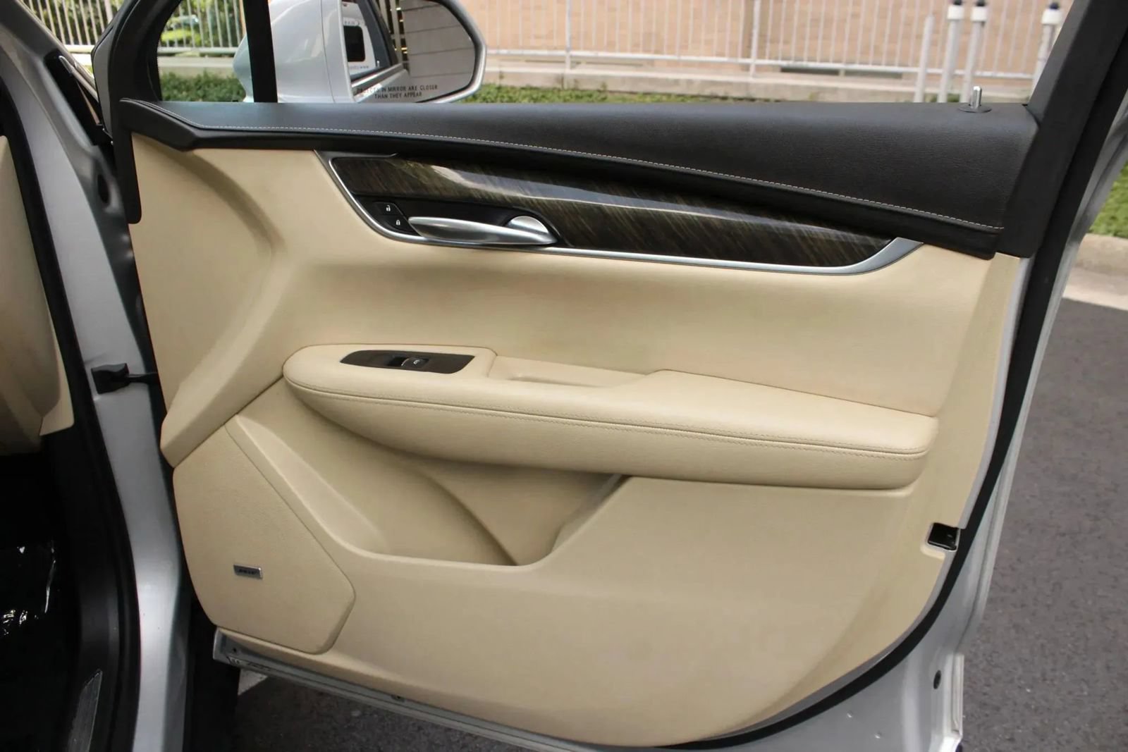 Used 2018 Cadillac XT5 AWD image 31