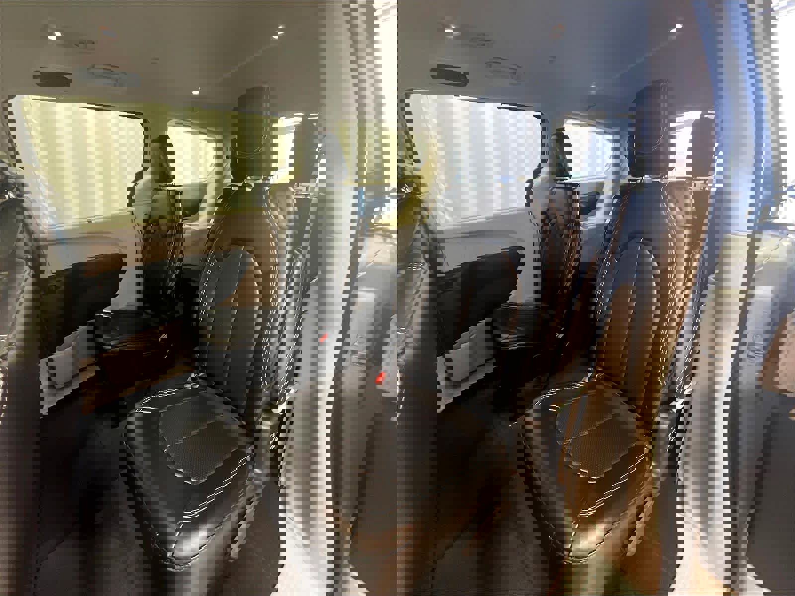 Used 2024 Chrysler Pacifica Touring-L image 15