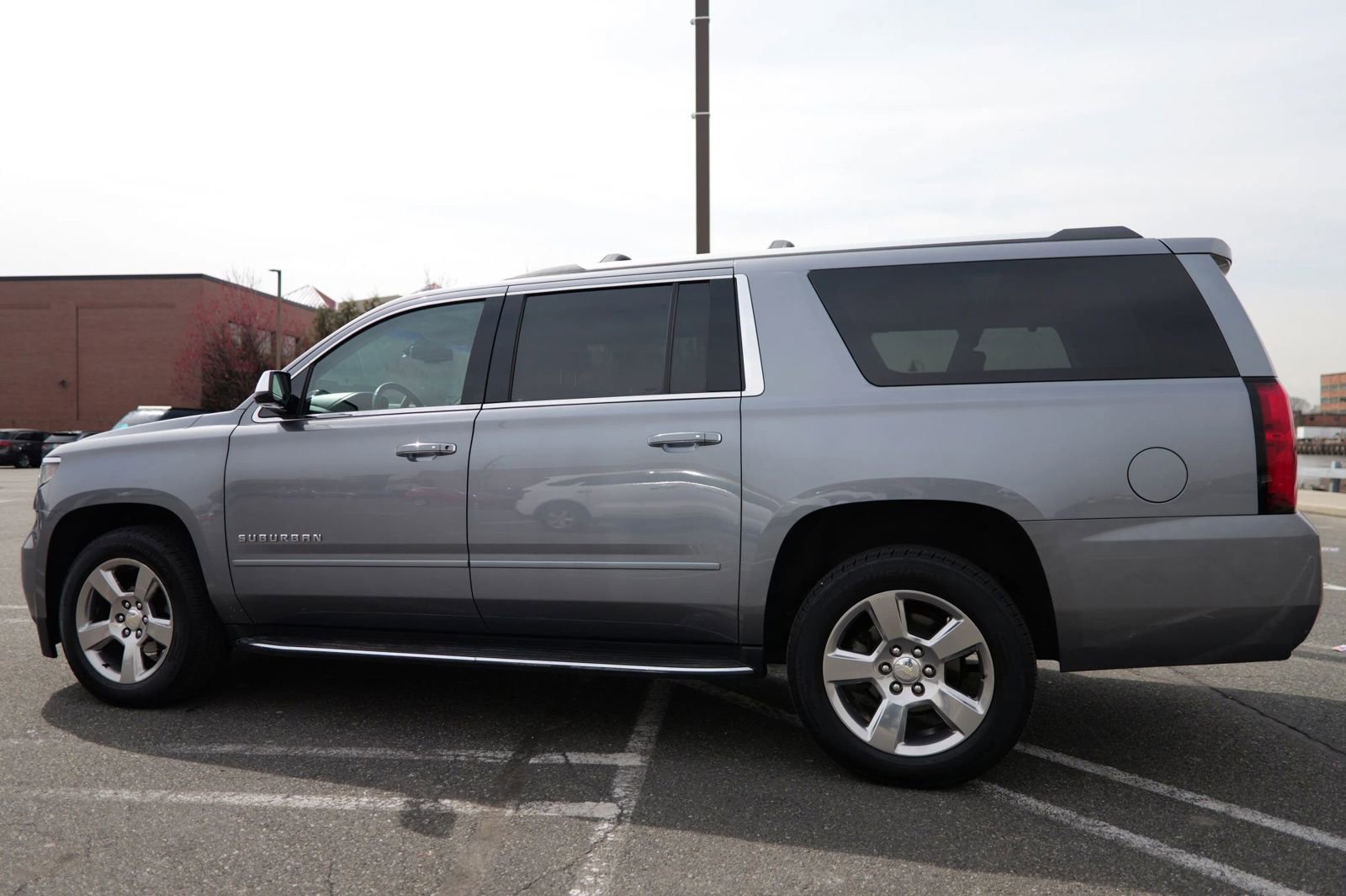 Used 2018 Chevrolet Suburban Premier image 5