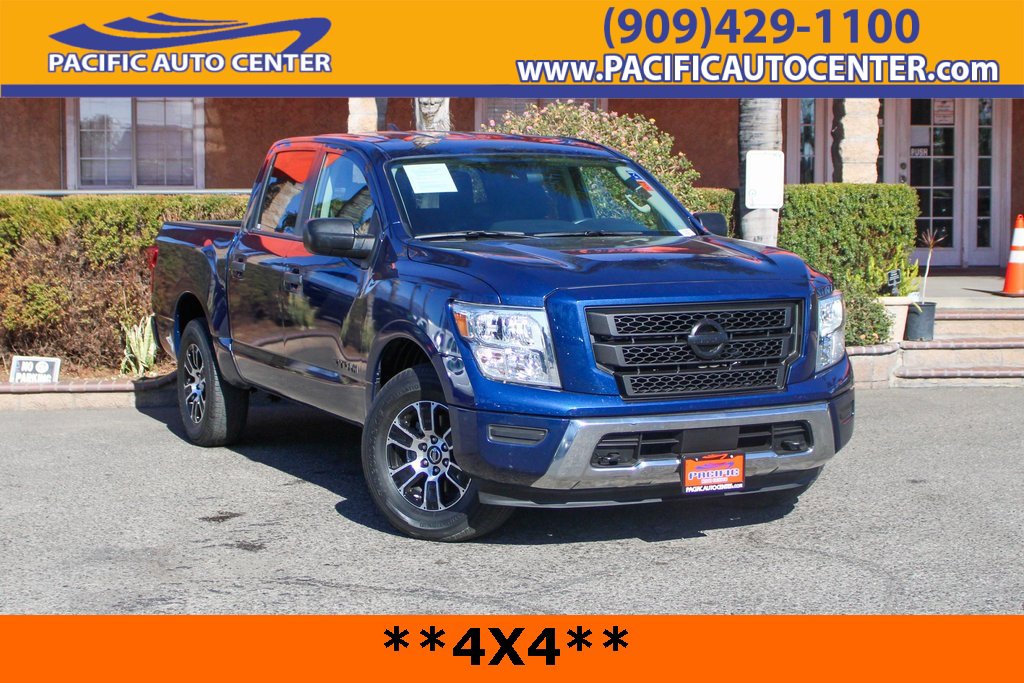 Used 2022 Nissan Titan SV image 1
