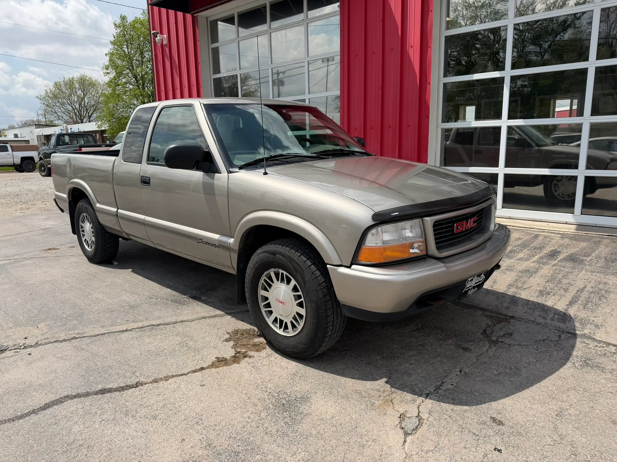 Used 1998 GMC Sonoma SLS w/ Popular Marketing Option Pkg AWD/4WD image 2