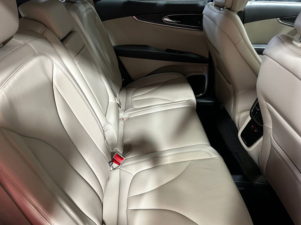 Used 2020 Lincoln Nautilus Reserve image 28