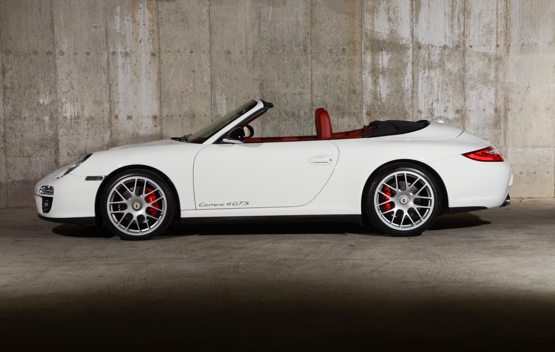 Used 2012 Porsche 911 Carrera 4 GTS AWD/4WD image 9