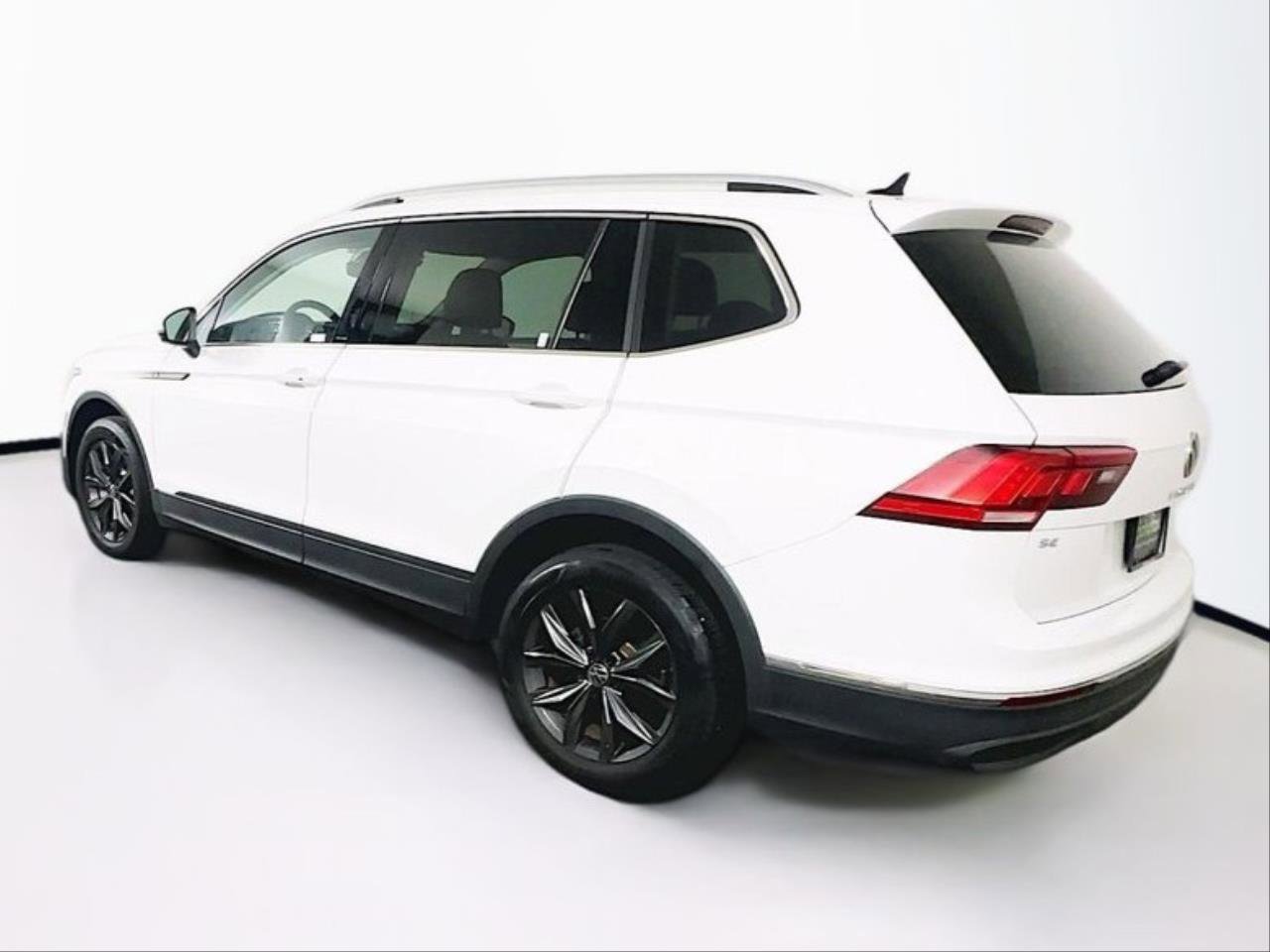 Used 2022 Volkswagen Tiguan SE image 5