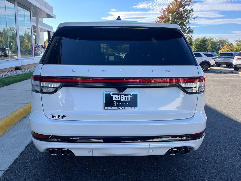 Used 2026 Lincoln Aviator AWD image 7
