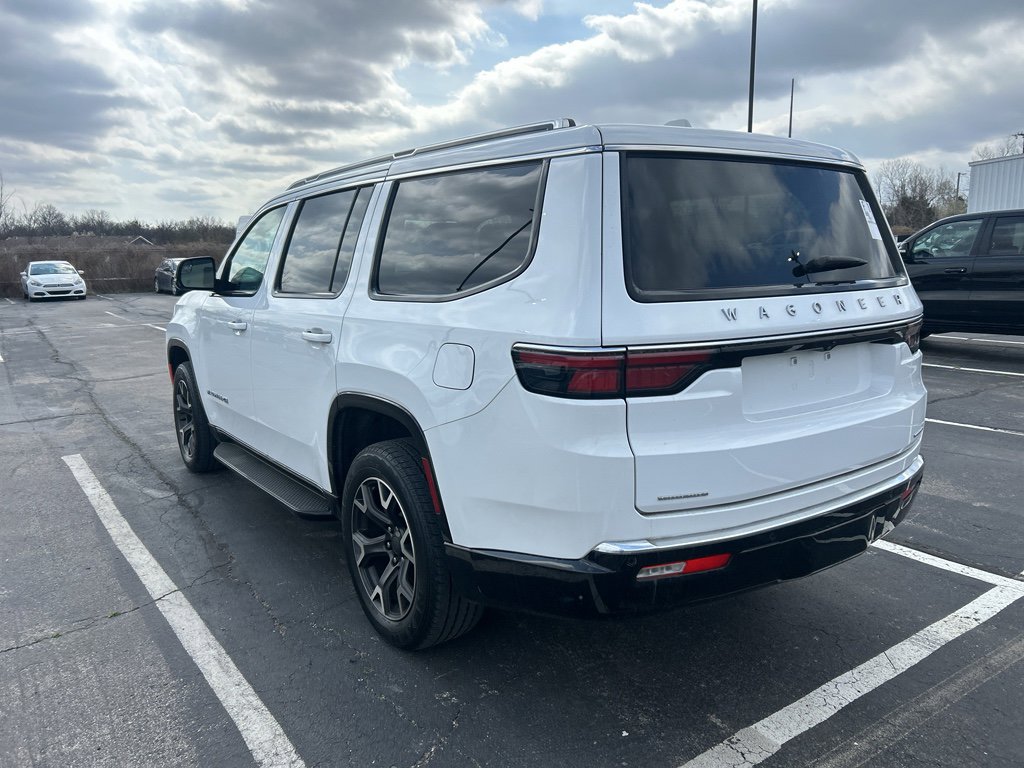 Used 2023 Jeep Wagoneer Series III w/ Preferred Equipment Group image 3