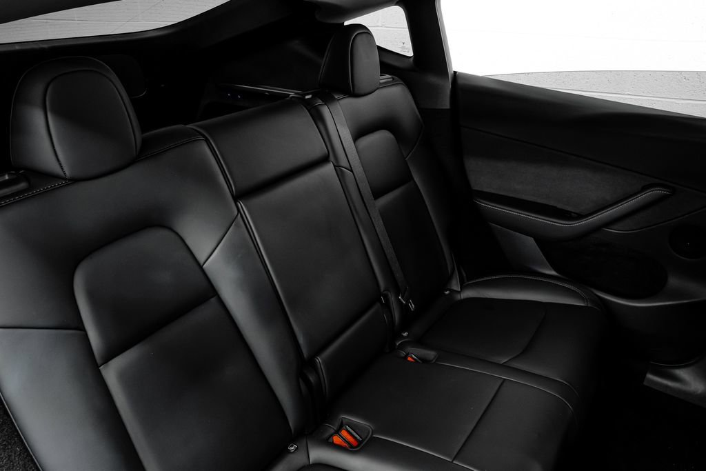 Used 2023 Tesla Model Y Long Range image 34