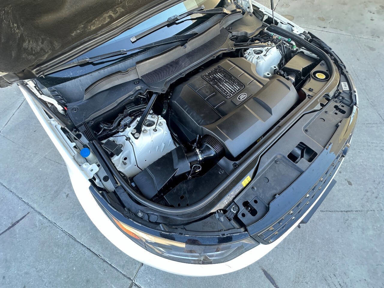 Used 2017 Land Rover Discovery HSE Luxury image 36