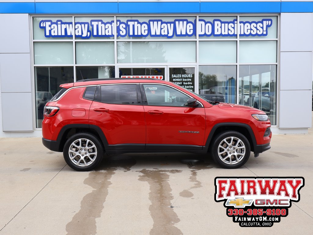 Used 2024 Jeep Compass Latitude w/ Sun and Sound Group