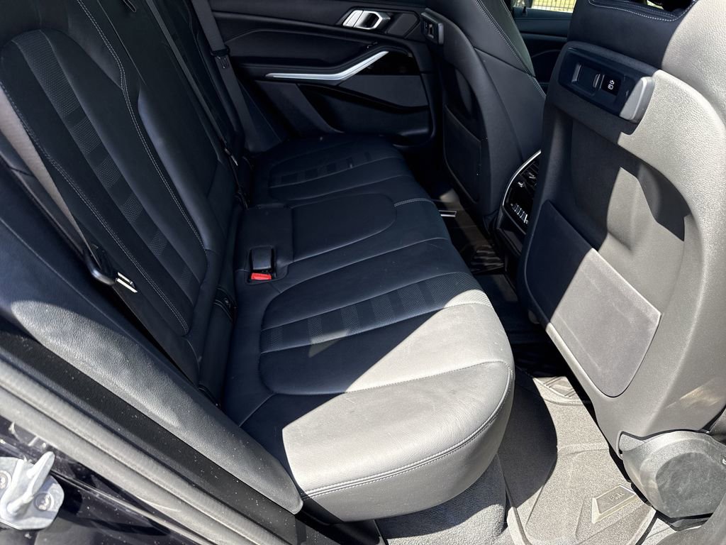 Used 2021 BMW X5 sDrive40i w/ M Sport Package RWD image 14