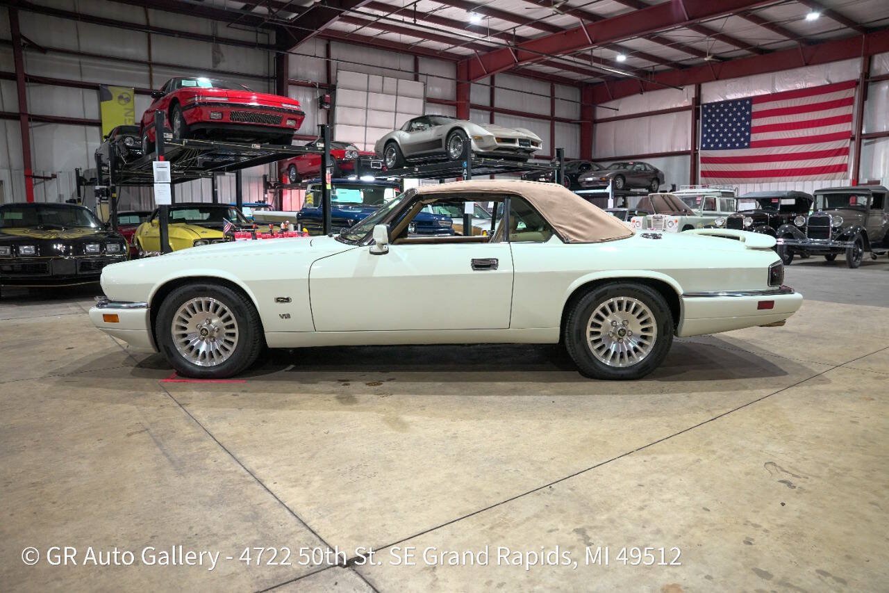 Used 1995 Jaguar XJS V12 Convertible RWD image 21