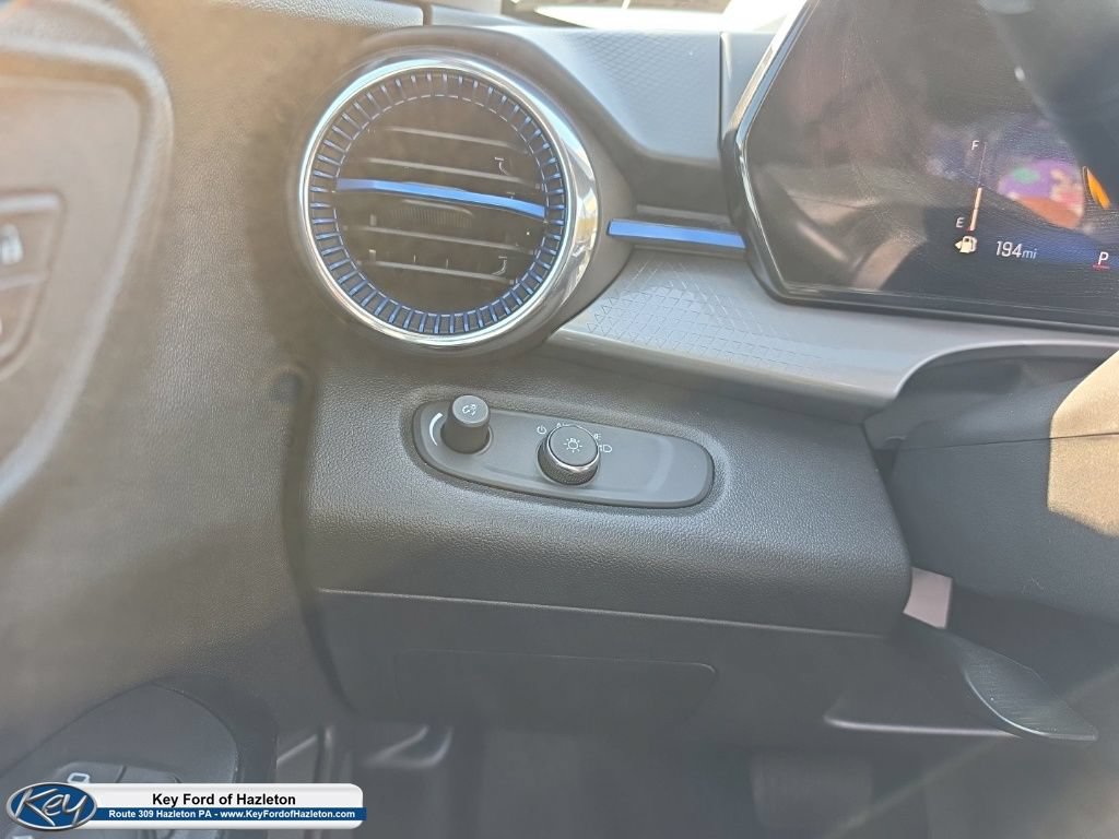 Used 2025 Chevrolet Trax LT FWD image 29