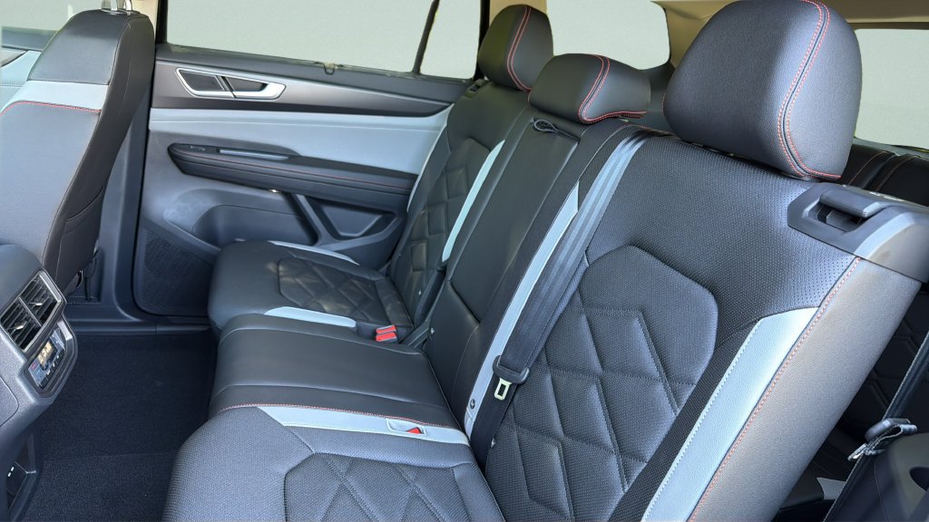 New 2026 Volkswagen Atlas Peak Edition AWD/4WD image 28