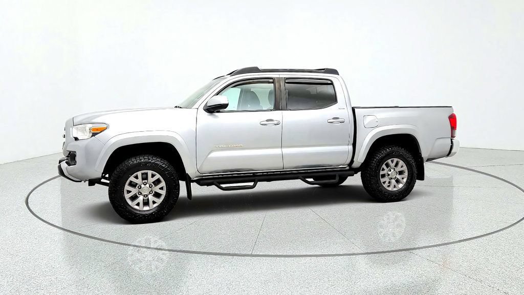 Used 2019 Toyota Tacoma SR5 AWD/4WD image 8