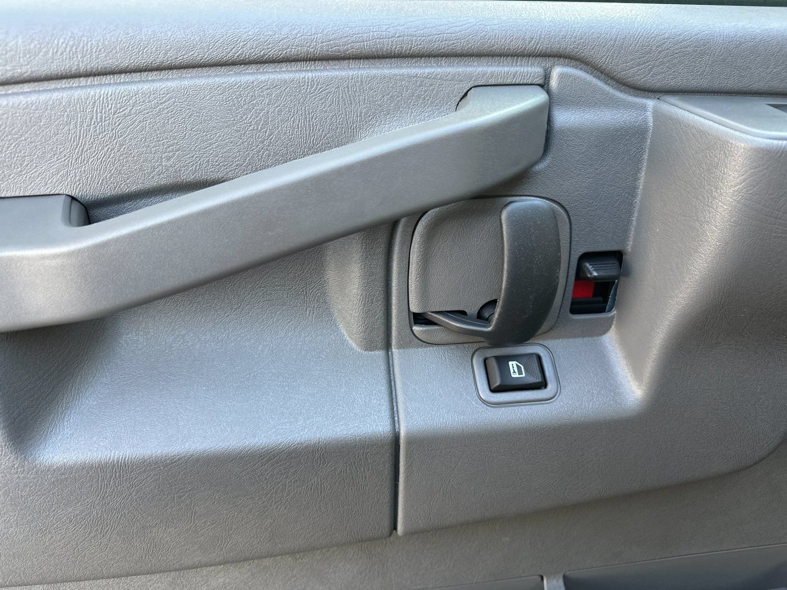 New 2025 GMC Savana 2500 w/ Driver Convenience Package RWD image 11