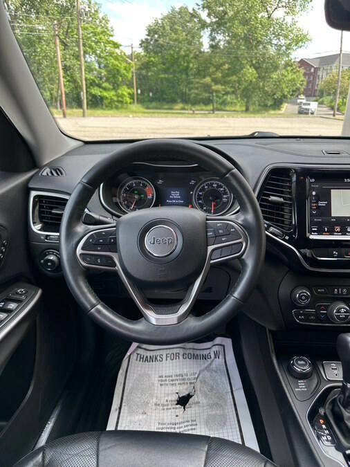 Used 2019 Jeep Cherokee Limited AWD/4WD image 32