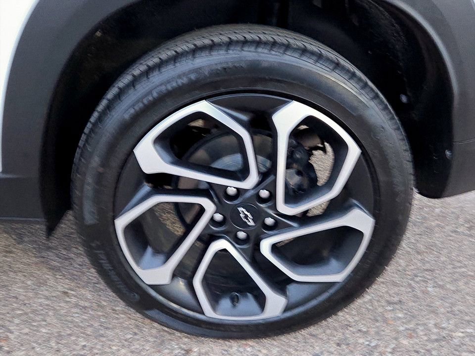 Used 2024 Chevrolet Trax RS w/ Sunroof Package image 34
