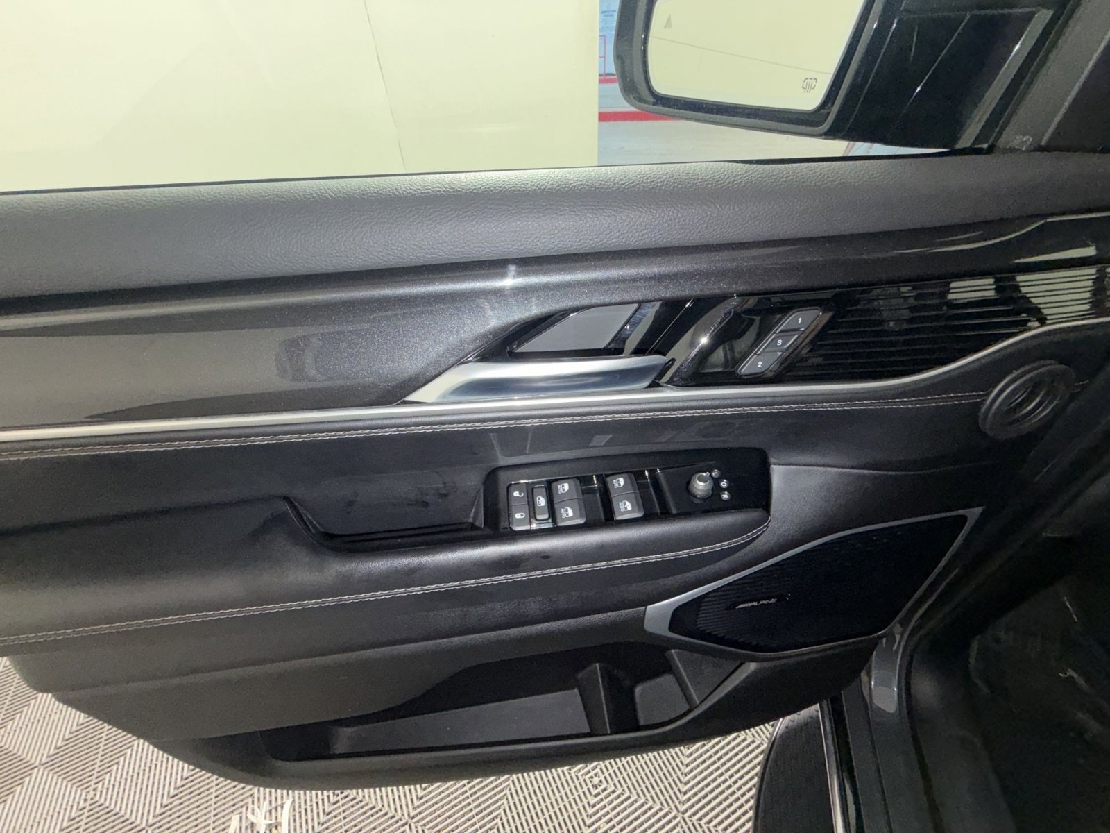 Used 2022 Jeep Wagoneer Series I w/ Premium Group I image 15