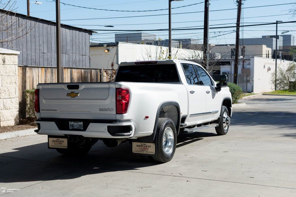 Used 2024 Chevrolet Silverado 3500 High Country w/ High Country Premium Package AWD/4WD image 6