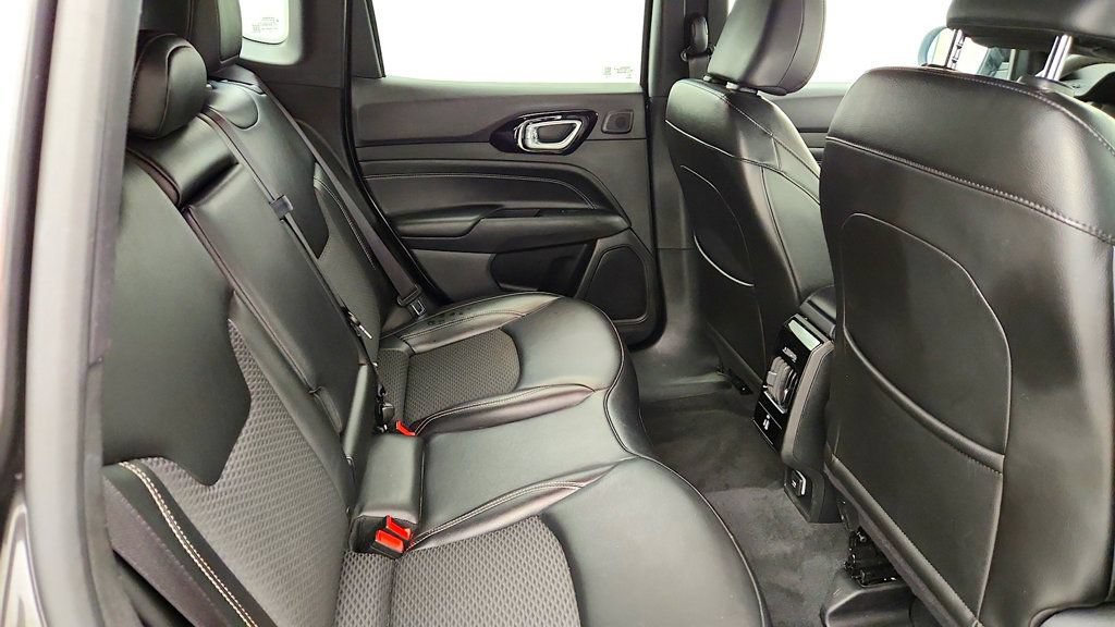 Used 2023 Jeep Compass Latitude w/ Sun and Sound Group AWD/4WD image 22