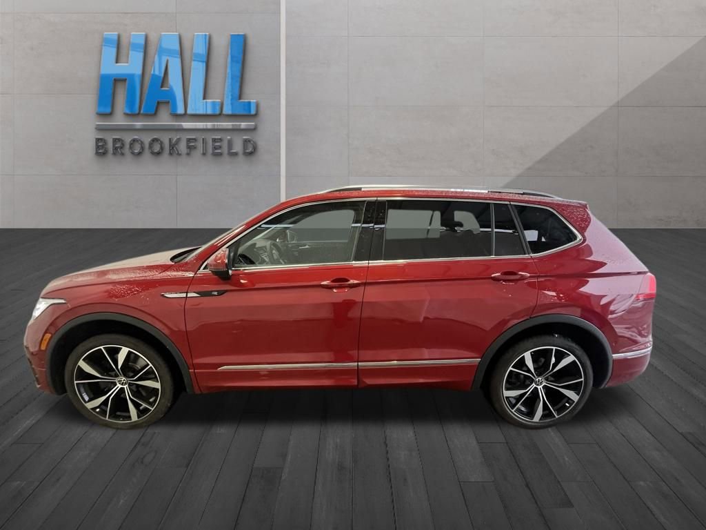 Certified 2024 Volkswagen Tiguan SEL R-Line image 3