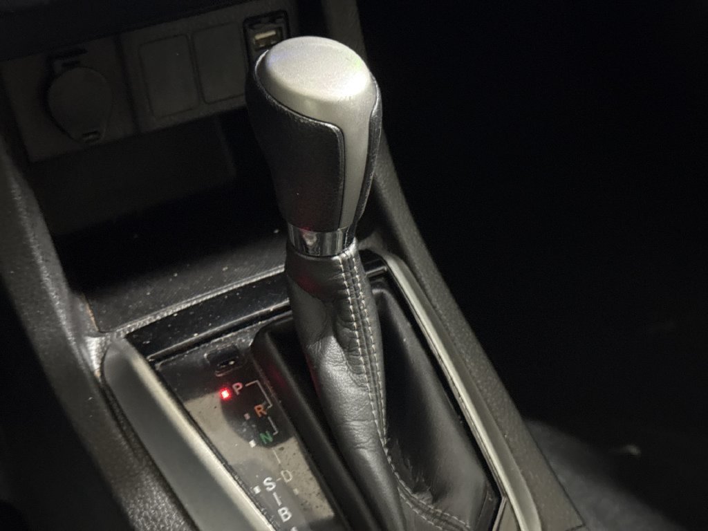 Used 2016 Toyota Corolla LE FWD image 17
