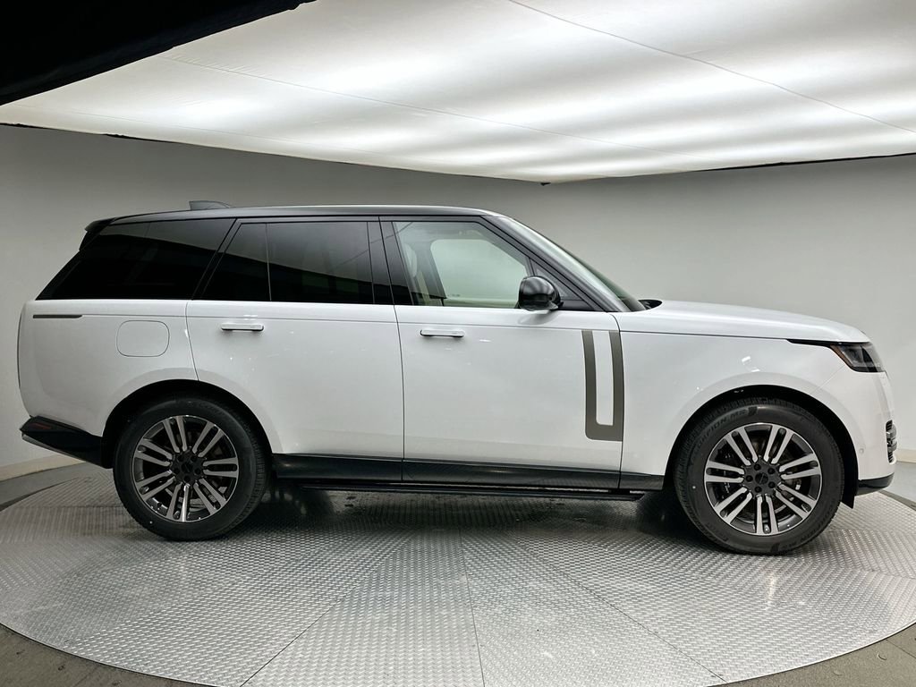 New 2026 Land Rover Range Rover SE image 14