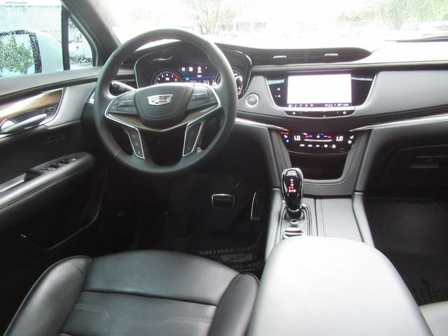 Certified 2024 Cadillac XT5 Sportv w/ Platinum Package AWD/4WD image 14