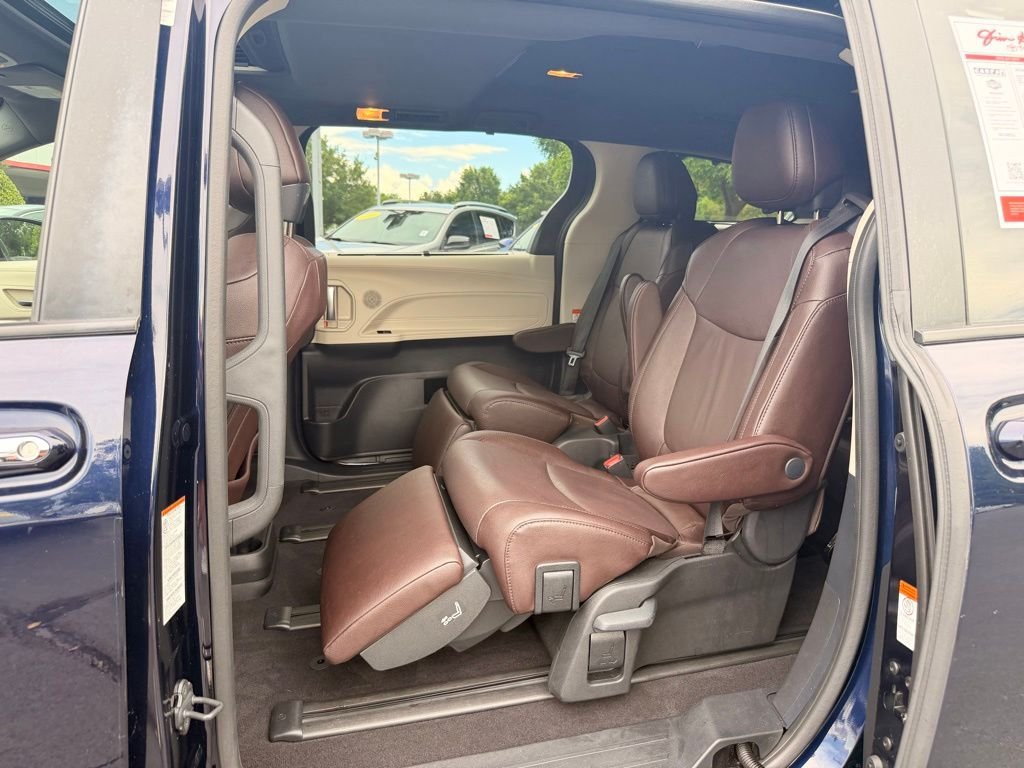 Certified 2024 Toyota Sienna Platinum FWD image 14