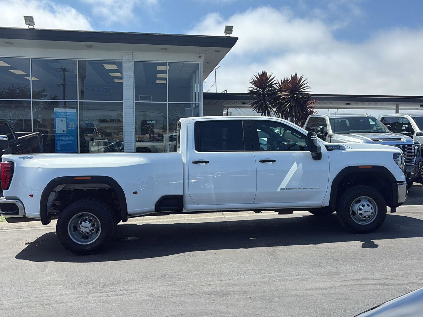 Used 2024 GMC Sierra 3500 Pro image 18