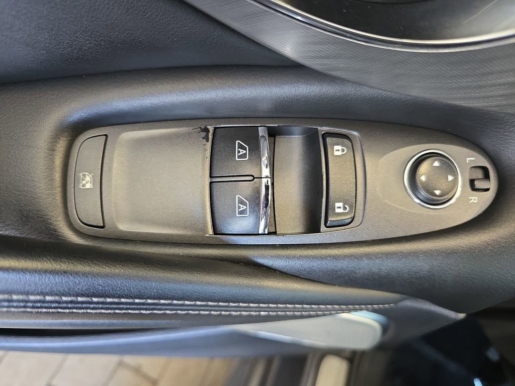 Used 2018 INFINITI Q60 3.0t Luxe w/ Sensory Package 3.0T Luxe AWD/4WD image 31