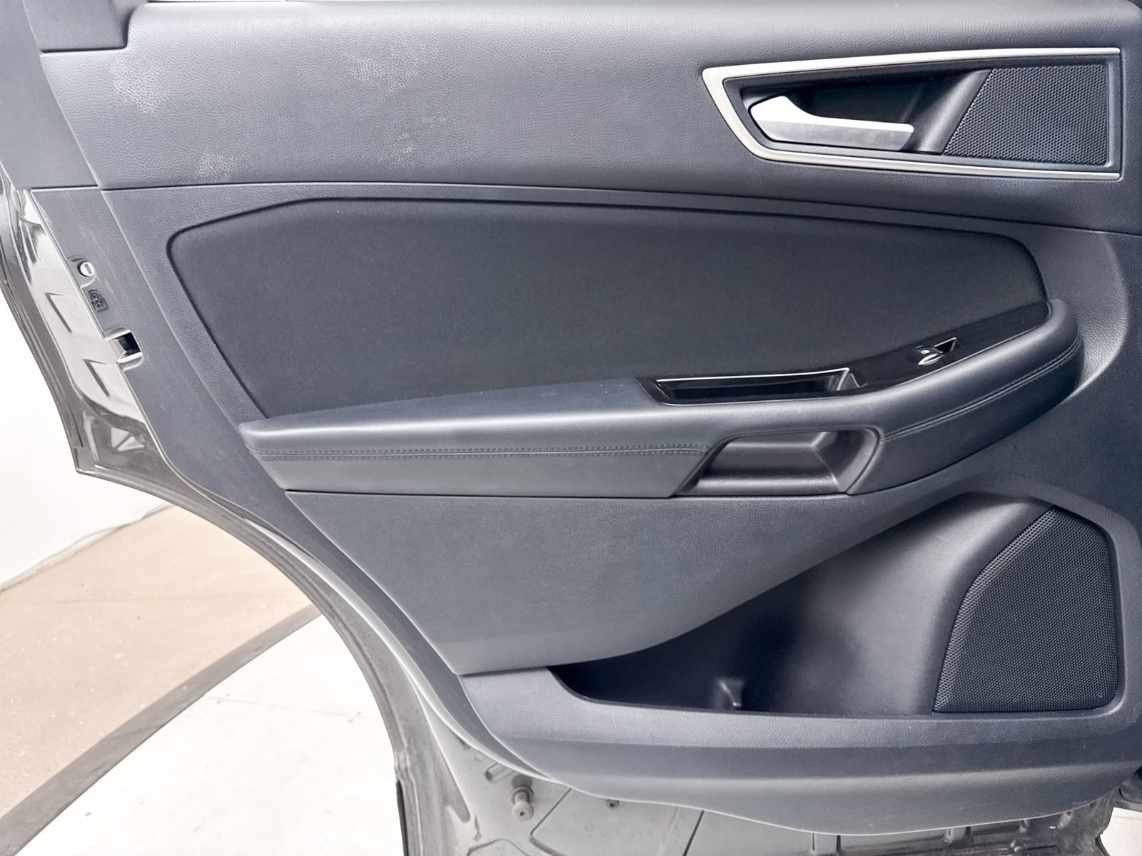 Used 2018 Ford Edge SEL AWD/4WD image 22