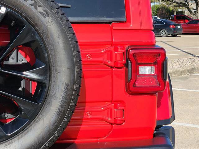 Certified 2025 Jeep Wrangler Sahara image 16