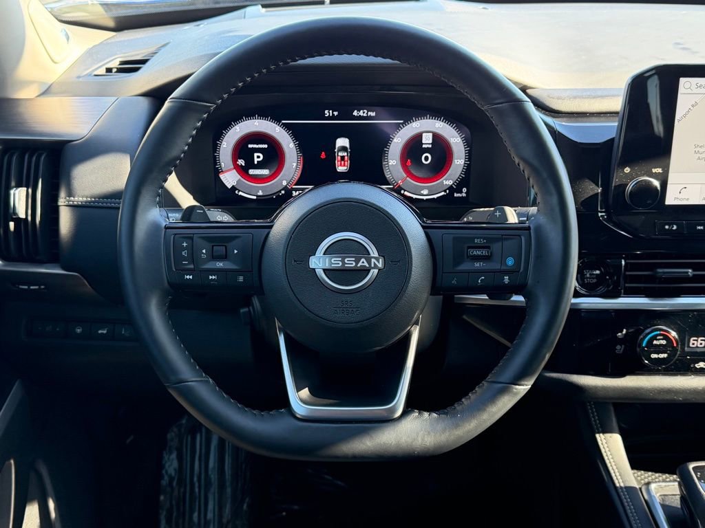 Used 2025 Nissan Pathfinder Platinum image 31