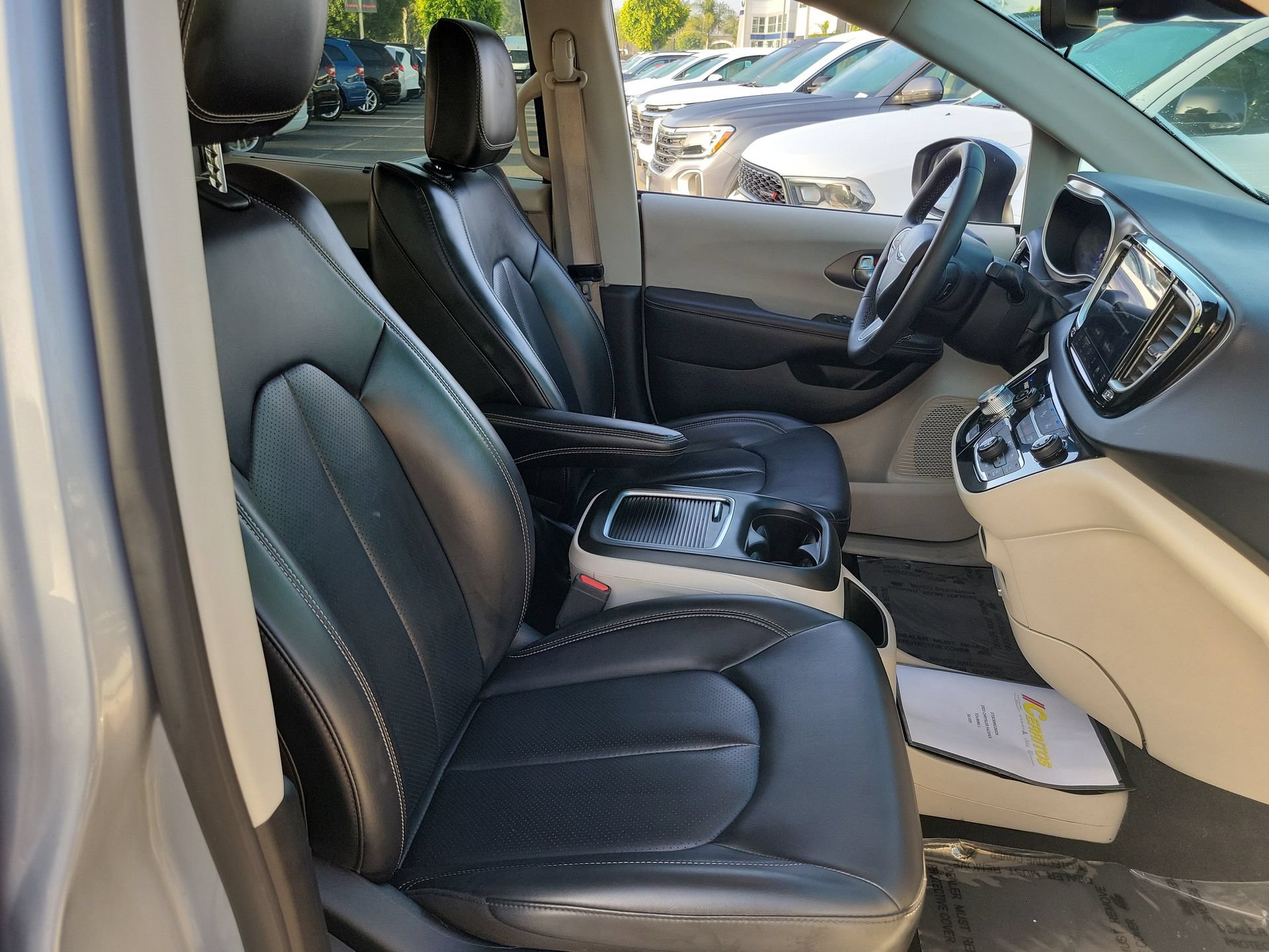 Certified 2023 Chrysler Pacifica Touring-L FWD image 17