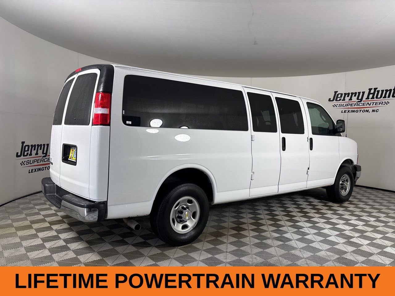 Used 2024 Chevrolet Express 3500 LT w/ LT Preferred Equipment Group image 5