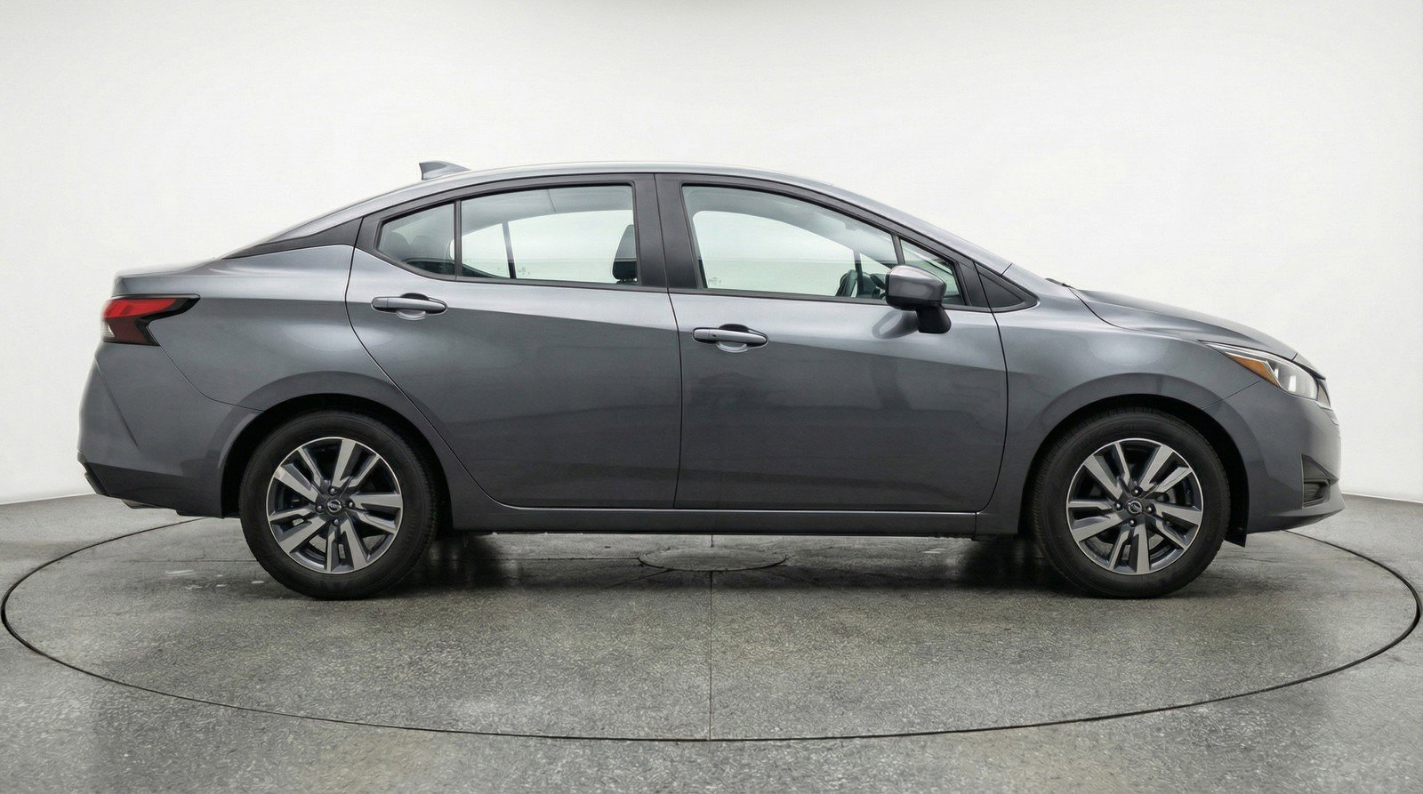 Used 2025 Nissan Versa SV image 11