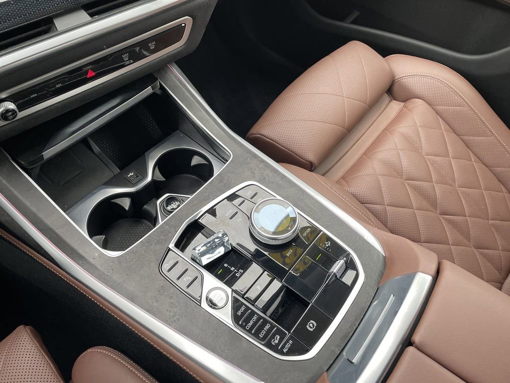 Used 2023 BMW X7 xDrive40i w/ Premium Package image 21